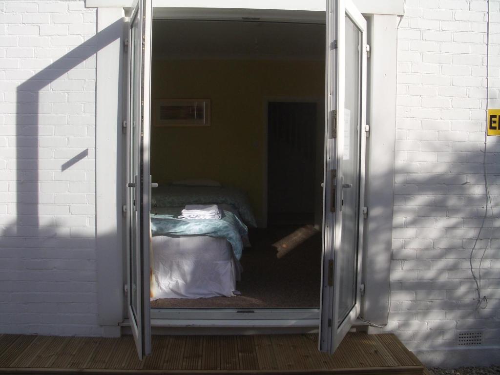 Barbie House ,Opposite The Beach & Paignton Pier , 2 Bedroom Apartment With Private Car Space & Garden , Free Access Next Door To The Stunning Ballet & Make Up School & A Beautiful Ladys Beauty Salon (Adults Only) ห้อง รูปภาพ