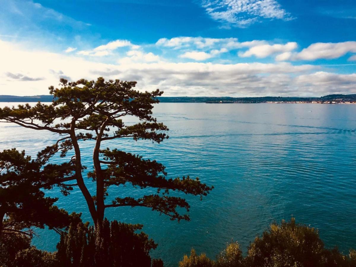 Barbie House ,Opposite The Beach & Paignton Pier , 2 Bedroom Apartment With Private Car Space & Garden , Free Access Next Door To The Stunning Ballet & Make Up School & A Beautiful Ladys Beauty Salon (Adults Only) ภายนอก รูปภาพ