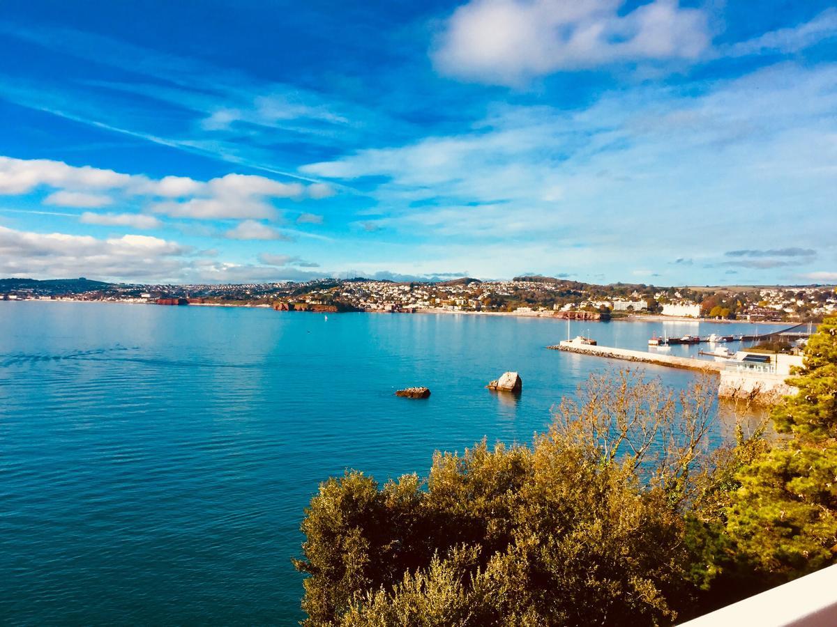 Barbie House ,Opposite The Beach & Paignton Pier , 2 Bedroom Apartment With Private Car Space & Garden , Free Access Next Door To The Stunning Ballet & Make Up School & A Beautiful Ladys Beauty Salon (Adults Only) ภายนอก รูปภาพ