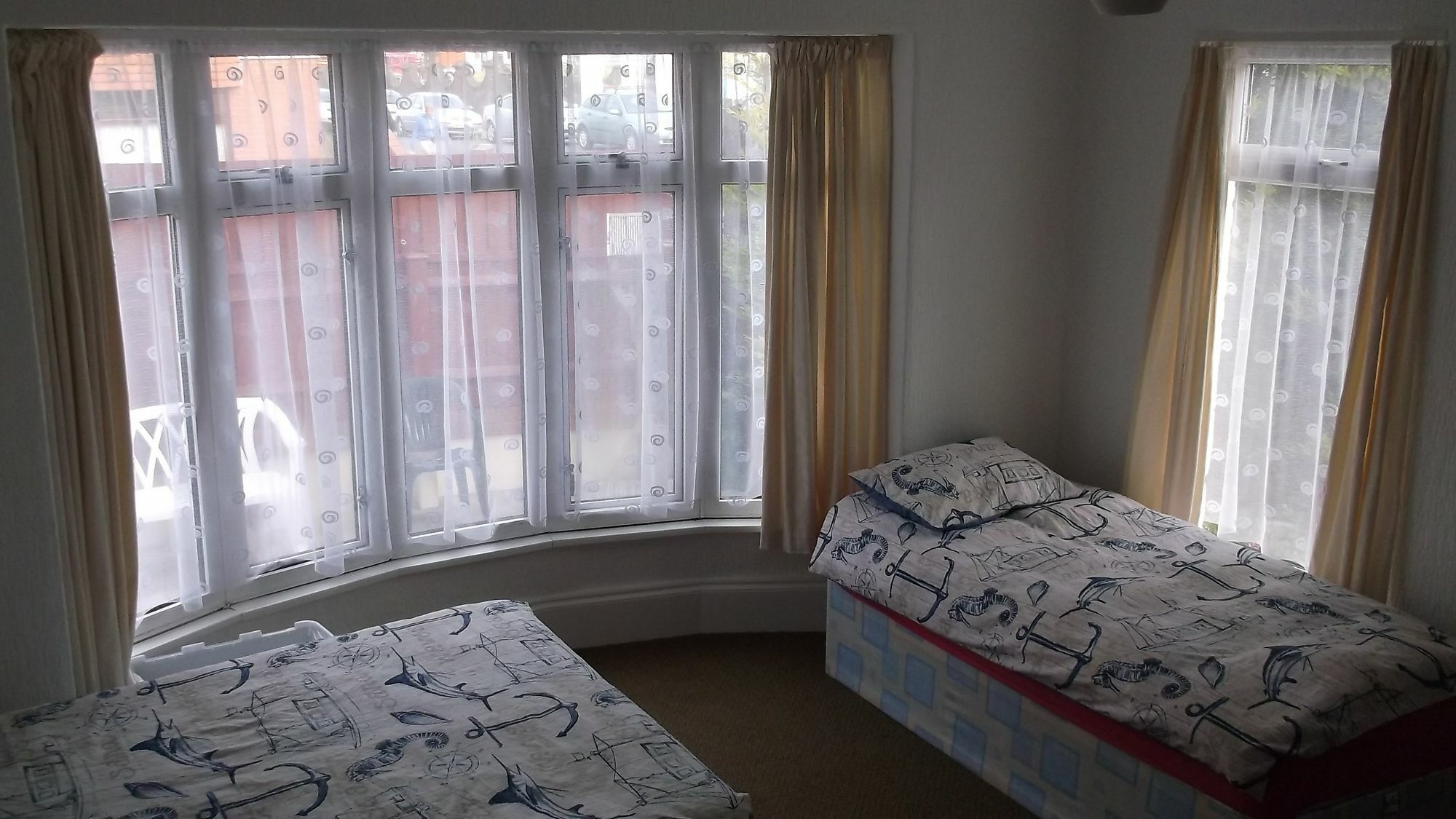 Barbie House ,Opposite The Beach & Paignton Pier , 2 Bedroom Apartment With Private Car Space & Garden , Free Access Next Door To The Stunning Ballet & Make Up School & A Beautiful Ladys Beauty Salon (Adults Only) ภายนอก รูปภาพ