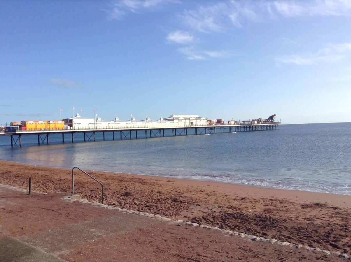 Barbie House ,Opposite The Beach & Paignton Pier , 2 Bedroom Apartment With Private Car Space & Garden , Free Access Next Door To The Stunning Ballet & Make Up School & A Beautiful Ladys Beauty Salon (Adults Only) ภายนอก รูปภาพ